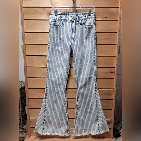 KanCan Blue and White Striped Flare Jeans Size 27 NWT - Picture 5 of 7